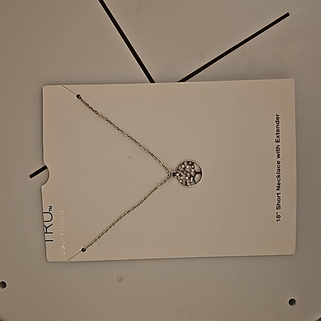 J3 Nwt Tree Of Life Necklace 26$